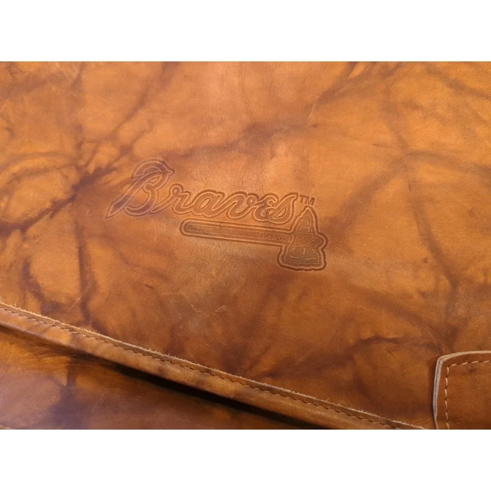The Unbranded Brand piece absolutely
